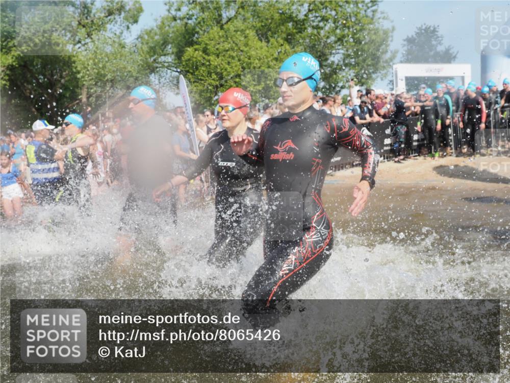 22.06.2025 - Viking Triathlon KatJ http://msf.ph/oto/8065426 22.06.2025 10:05:50 Schwimmen 68, 128, 135, 194, 211, 275, 379, 397, 441, 442, 465, 517, 530, 633, 653 meine-sportfotos.de