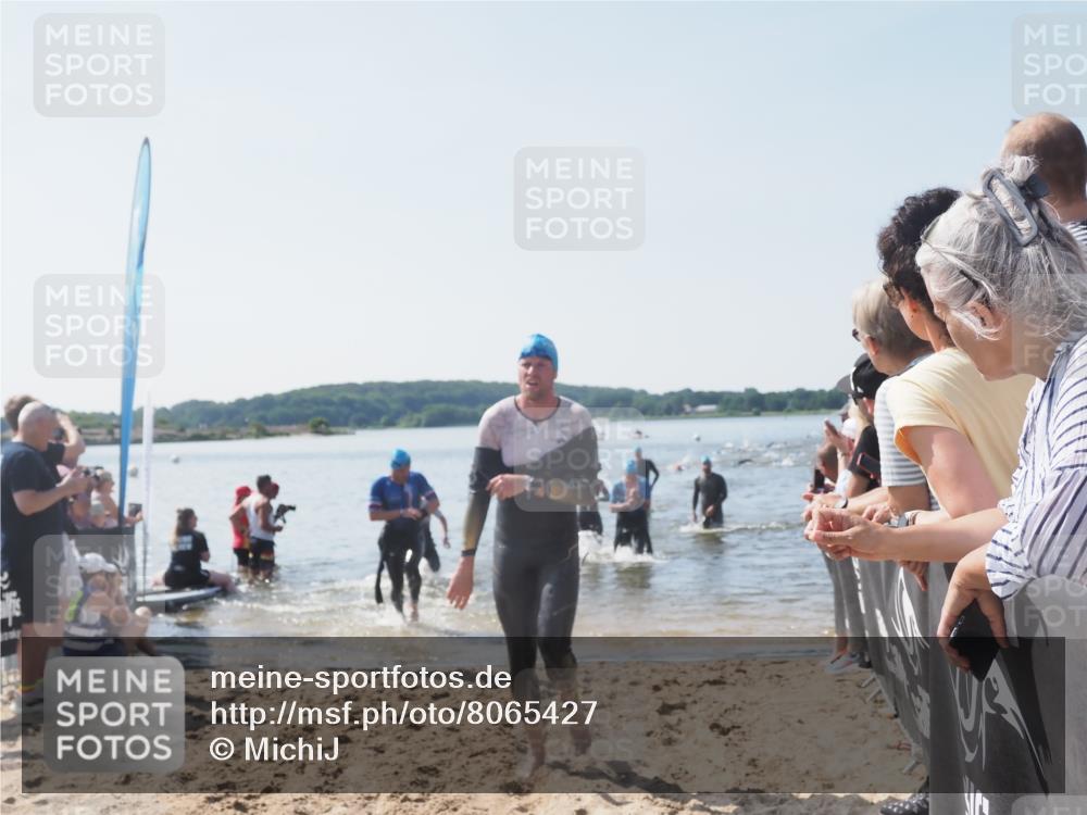 22.06.2025 - Viking Triathlon MichiJ http://msf.ph/oto/8065427 22.06.2025 10:31:09 Schwimmen 216, 237, 330, 347, 352, 510, 549 meine-sportfotos.de