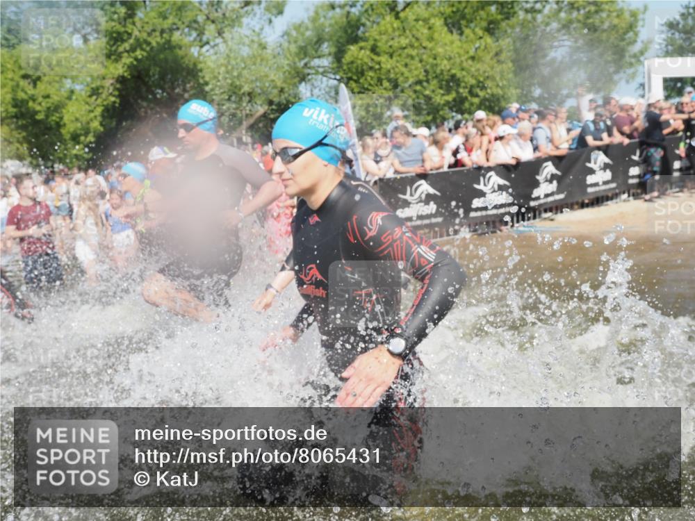 22.06.2025 - Viking Triathlon KatJ http://msf.ph/oto/8065431 22.06.2025 10:05:50 Schwimmen 68, 128, 135, 194, 211, 275, 379, 397, 441, 442, 465, 517, 530, 633, 653 meine-sportfotos.de
