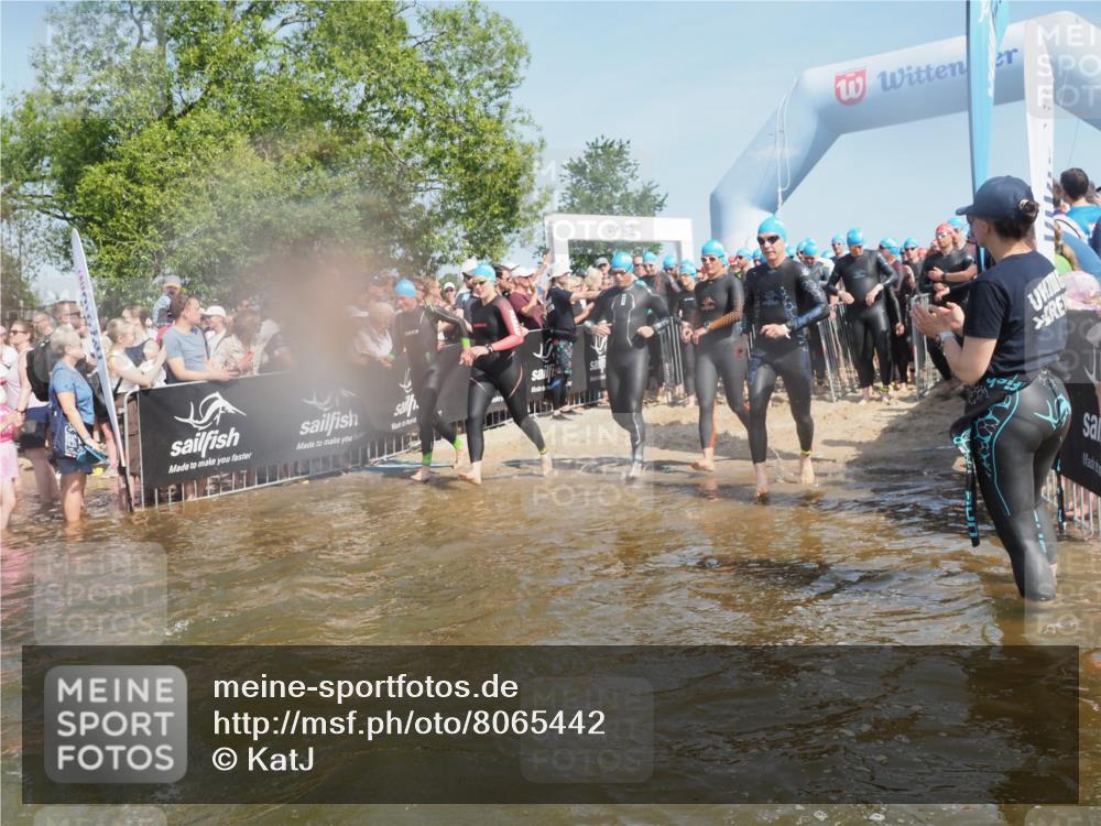 22.06.2025 - Viking Triathlon KatJ http://msf.ph/oto/8065442 22.06.2025 10:05:53 Schwimmen 68, 128, 211, 275, 397, 441, 442, 465, 530, 633 meine-sportfotos.de