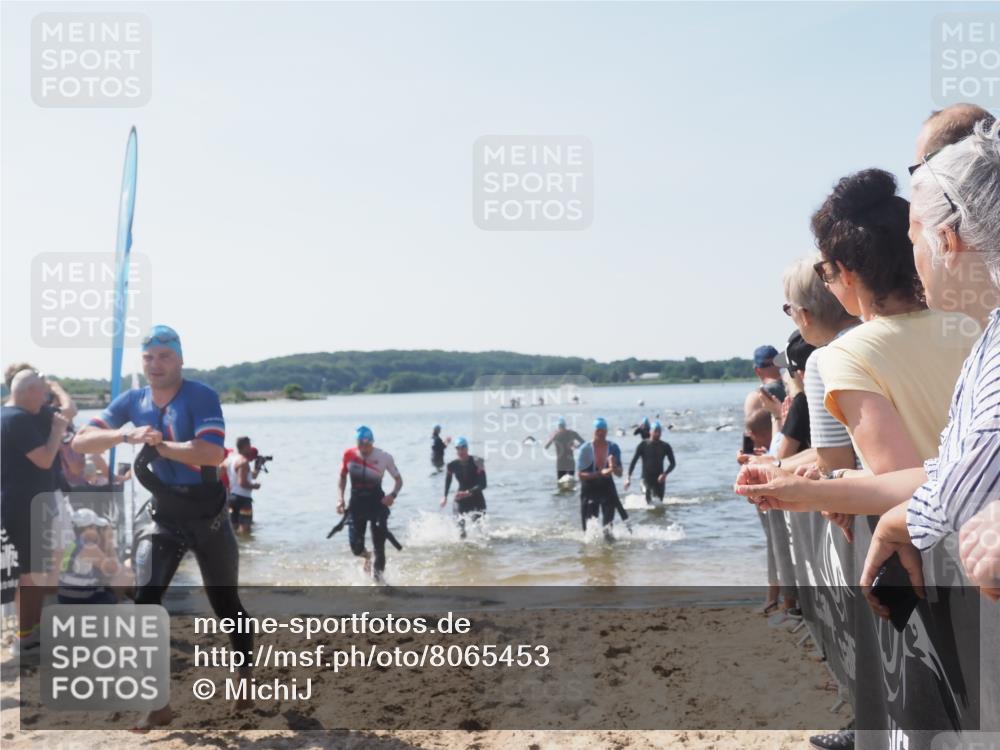 22.06.2025 - Viking Triathlon MichiJ http://msf.ph/oto/8065453 22.06.2025 10:31:12 Schwimmen 216, 236, 237, 330, 347, 352, 549 meine-sportfotos.de