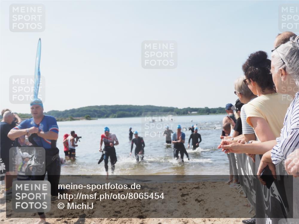 22.06.2025 - Viking Triathlon MichiJ http://msf.ph/oto/8065454 22.06.2025 10:31:12 Schwimmen 216, 236, 237, 330, 347, 352, 549 meine-sportfotos.de