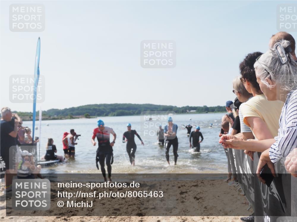 22.06.2025 - Viking Triathlon MichiJ http://msf.ph/oto/8065463 22.06.2025 10:31:13 Schwimmen 216, 236, 237, 311, 330, 352, 549 meine-sportfotos.de