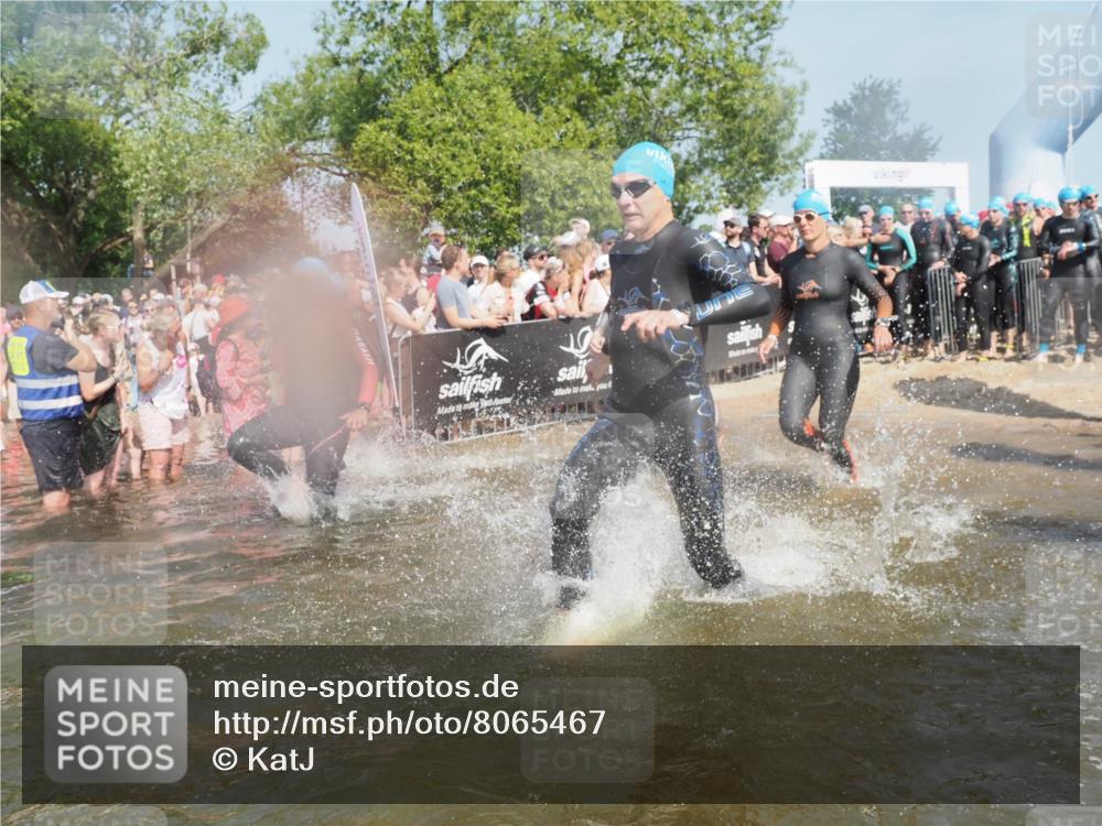 22.06.2025 - Viking Triathlon KatJ http://msf.ph/oto/8065467 22.06.2025 10:05:54 Schwimmen 68, 128, 211, 275, 397, 441, 442, 465, 530, 633 meine-sportfotos.de