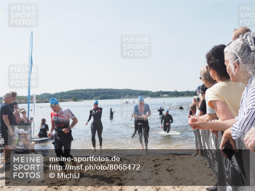 22.06.2025 - Viking Triathlon MichiJ http://msf.ph/oto/8065472 22.06.2025 10:31:14 Schwimmen 216, 236, 237, 311, 330, 352, 549 meine-sportfotos.de