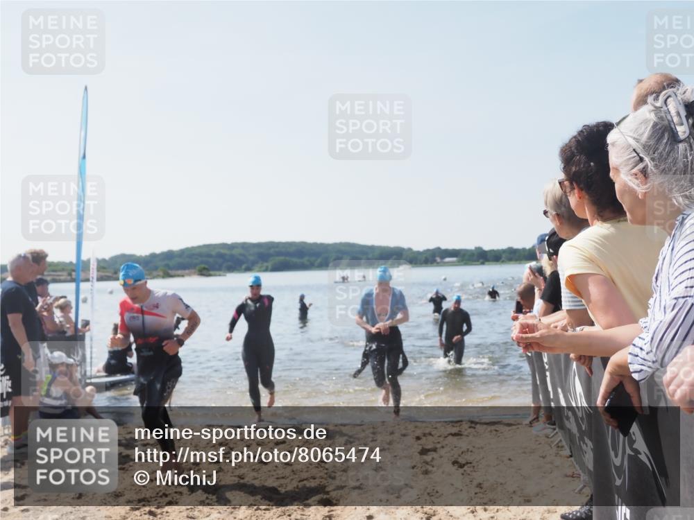 22.06.2025 - Viking Triathlon MichiJ http://msf.ph/oto/8065474 22.06.2025 10:31:14 Schwimmen 216, 236, 237, 311, 330, 352, 549 meine-sportfotos.de
