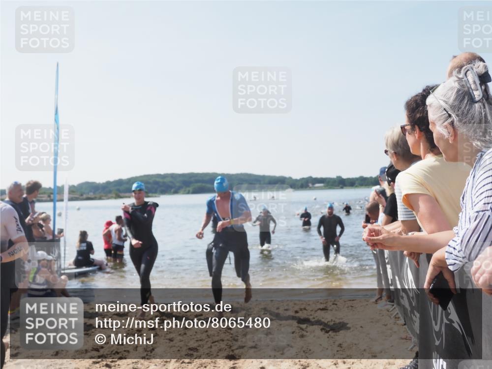 22.06.2025 - Viking Triathlon MichiJ http://msf.ph/oto/8065480 22.06.2025 10:31:15 Schwimmen 216, 236, 237, 311, 330, 352, 549 meine-sportfotos.de