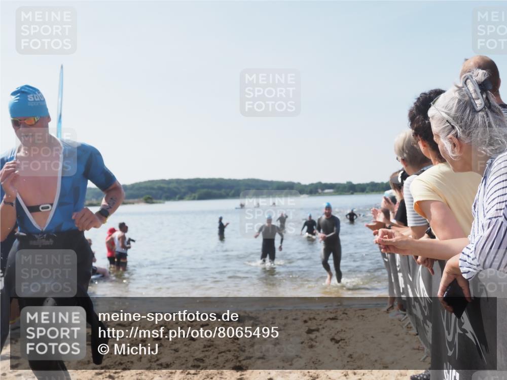 22.06.2025 - Viking Triathlon MichiJ http://msf.ph/oto/8065495 22.06.2025 10:31:17 Schwimmen 8, 216, 236, 237, 311, 330, 549 meine-sportfotos.de