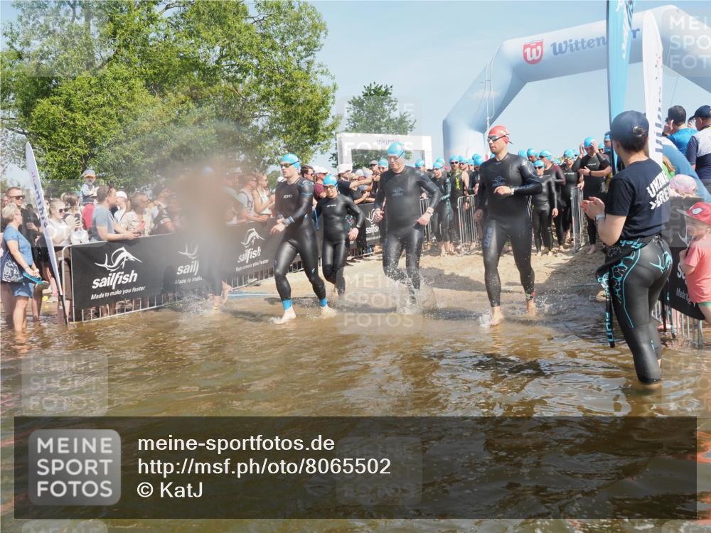 22.06.2025 - Viking Triathlon KatJ http://msf.ph/oto/8065502 22.06.2025 10:05:59 Schwimmen 68, 128, 144, 169, 249, 269, 275, 390, 397, 441, 442, 460, 465, 489, 508, 644 meine-sportfotos.de