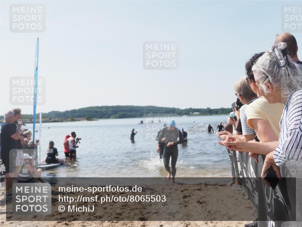22.06.2025 - Viking Triathlon MichiJ http://msf.ph/oto/8065503 22.06.2025 10:31:18 Schwimmen 8, 216, 236, 311, 330 meine-sportfotos.de