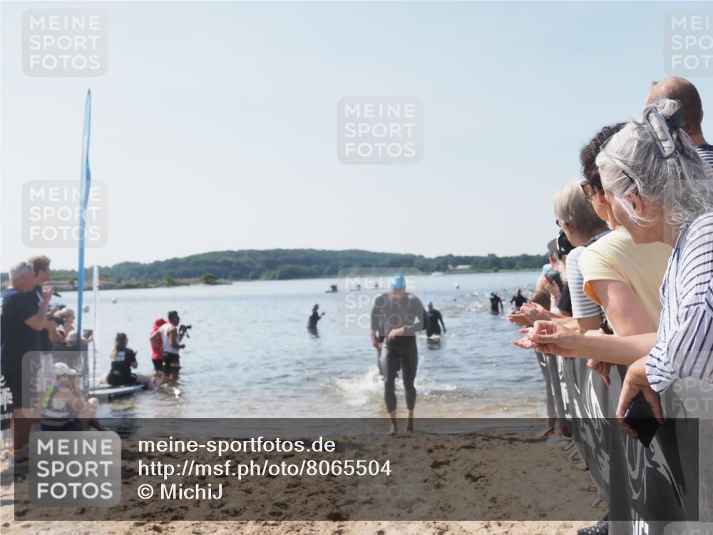 22.06.2025 - Viking Triathlon MichiJ http://msf.ph/oto/8065504 22.06.2025 10:31:18 Schwimmen 8, 216, 236, 311, 330 meine-sportfotos.de