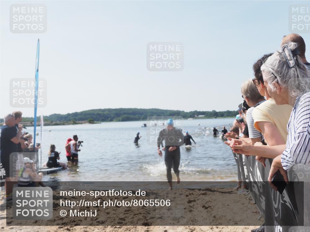 22.06.2025 - Viking Triathlon MichiJ http://msf.ph/oto/8065506 22.06.2025 10:31:19 Schwimmen 3, 8, 216, 236, 311, 330, 469 meine-sportfotos.de
