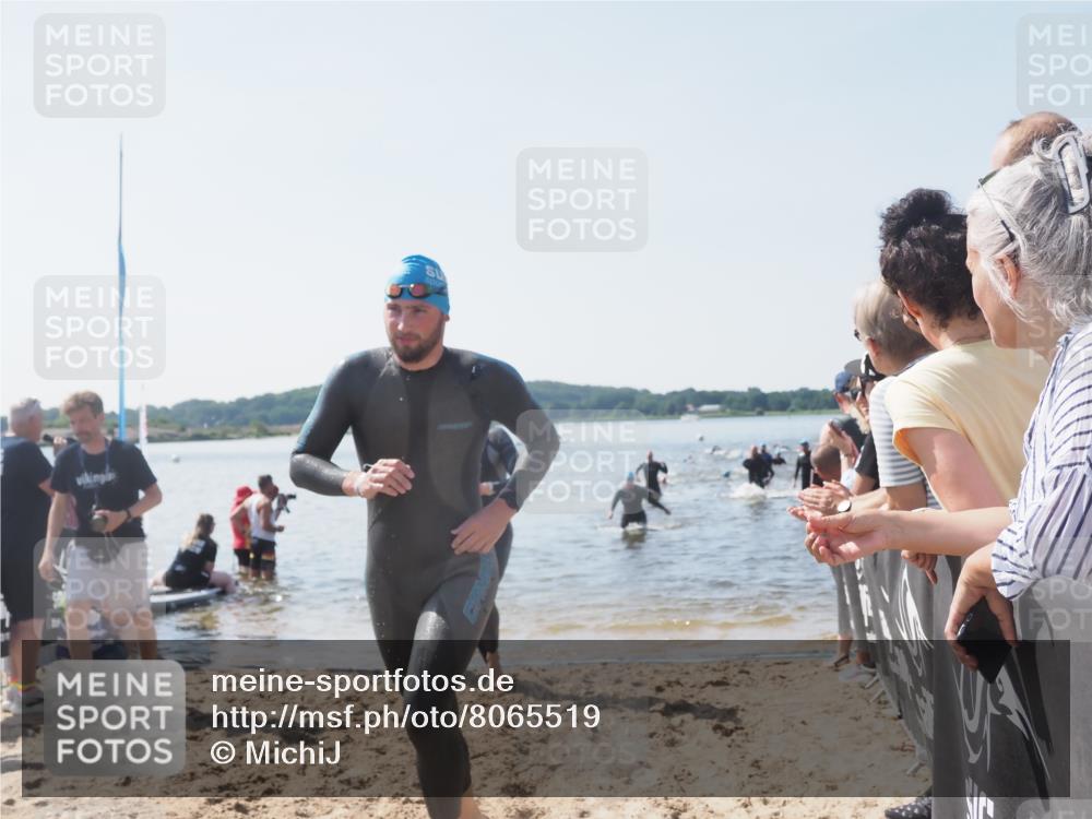 22.06.2025 - Viking Triathlon MichiJ http://msf.ph/oto/8065519 22.06.2025 10:31:21 Schwimmen 3, 8, 216, 236, 311, 330, 469 meine-sportfotos.de