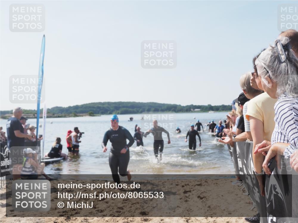 22.06.2025 - Viking Triathlon MichiJ http://msf.ph/oto/8065533 22.06.2025 10:31:30 Schwimmen 3, 8, 137, 158, 236, 311, 340, 469, 613, 648 meine-sportfotos.de