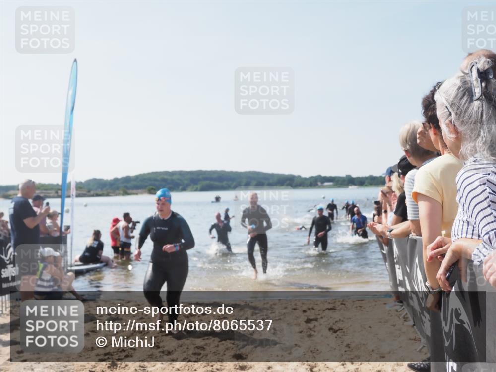 22.06.2025 - Viking Triathlon MichiJ http://msf.ph/oto/8065537 22.06.2025 10:31:31 Schwimmen 3, 8, 98, 137, 158, 236, 311, 340, 469, 613, 648 meine-sportfotos.de