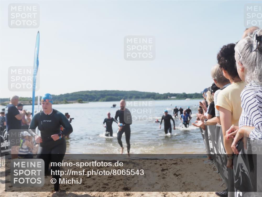 22.06.2025 - Viking Triathlon MichiJ http://msf.ph/oto/8065543 22.06.2025 10:31:31 Schwimmen 3, 8, 98, 137, 158, 236, 311, 340, 469, 613, 648 meine-sportfotos.de