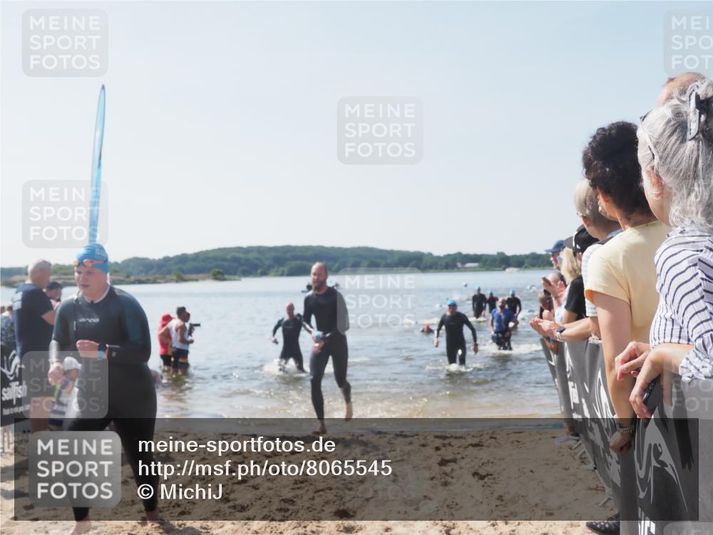 22.06.2025 - Viking Triathlon MichiJ http://msf.ph/oto/8065545 22.06.2025 10:31:32 Schwimmen 3, 8, 98, 137, 158, 189, 236, 311, 340, 350, 469, 613, 648 meine-sportfotos.de
