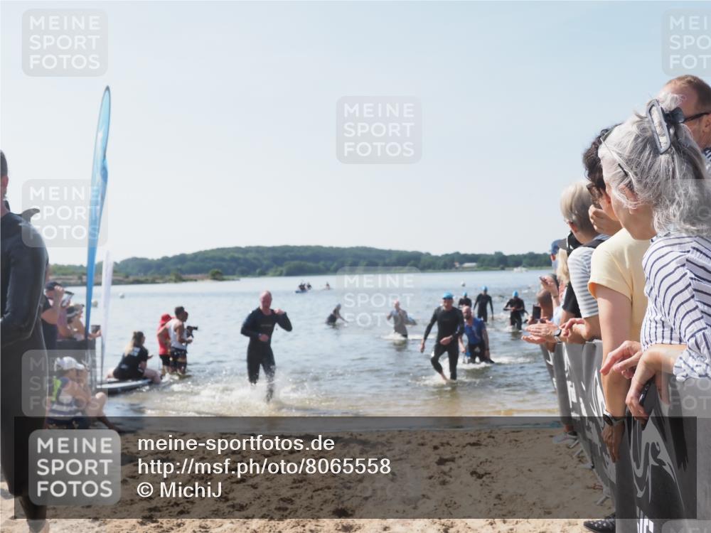 22.06.2025 - Viking Triathlon MichiJ http://msf.ph/oto/8065558 22.06.2025 10:31:34 Schwimmen 3, 8, 98, 137, 158, 189, 311, 340, 350, 469, 613, 648 meine-sportfotos.de