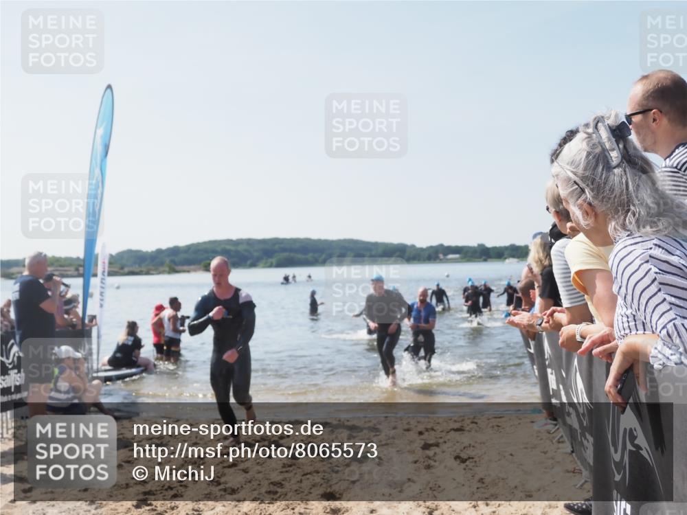 22.06.2025 - Viking Triathlon MichiJ http://msf.ph/oto/8065573 22.06.2025 10:31:35 Schwimmen 3, 8, 98, 137, 158, 189, 340, 350, 469, 613, 648 meine-sportfotos.de