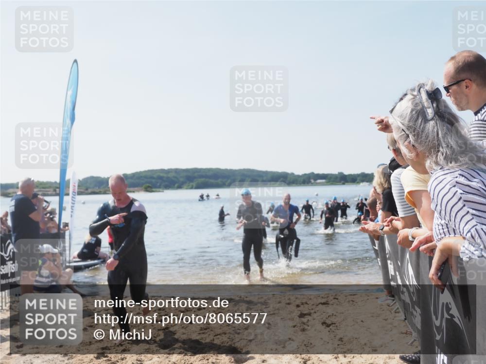 22.06.2025 - Viking Triathlon MichiJ http://msf.ph/oto/8065577 22.06.2025 10:31:36 Schwimmen 3, 8, 98, 99, 137, 158, 189, 224, 340, 350, 469, 613, 648 meine-sportfotos.de