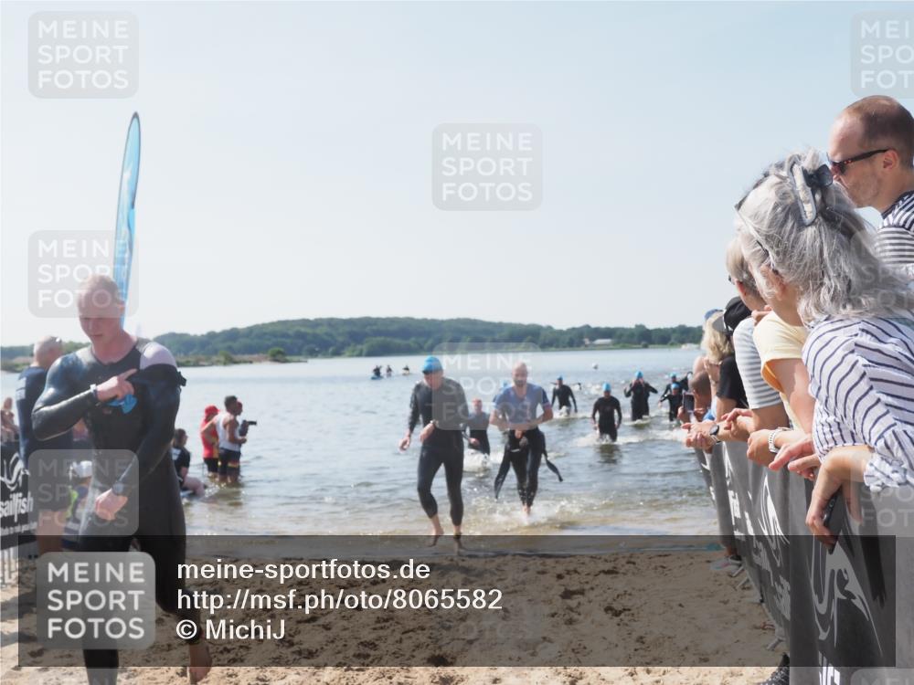 22.06.2025 - Viking Triathlon MichiJ http://msf.ph/oto/8065582 22.06.2025 10:31:37 Schwimmen 3, 8, 98, 99, 137, 158, 189, 224, 340, 350, 469, 555, 613, 648 meine-sportfotos.de