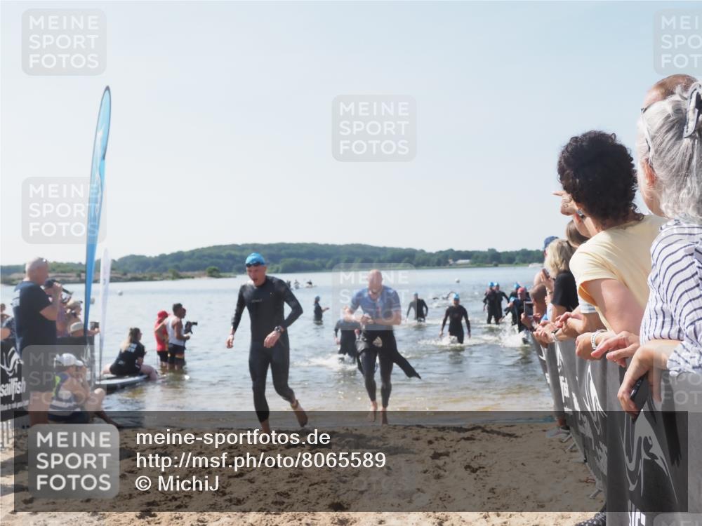 22.06.2025 - Viking Triathlon MichiJ http://msf.ph/oto/8065589 22.06.2025 10:31:38 Schwimmen 3, 98, 99, 137, 158, 189, 224, 340, 350, 469, 555, 613, 648 meine-sportfotos.de