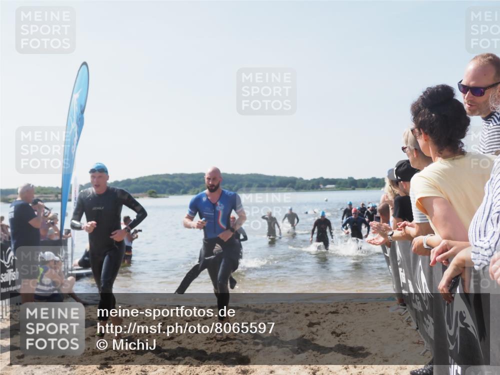 22.06.2025 - Viking Triathlon MichiJ http://msf.ph/oto/8065597 22.06.2025 10:31:39 Schwimmen 3, 98, 99, 124, 125, 137, 158, 189, 224, 340, 350, 469, 555, 613, 648 meine-sportfotos.de