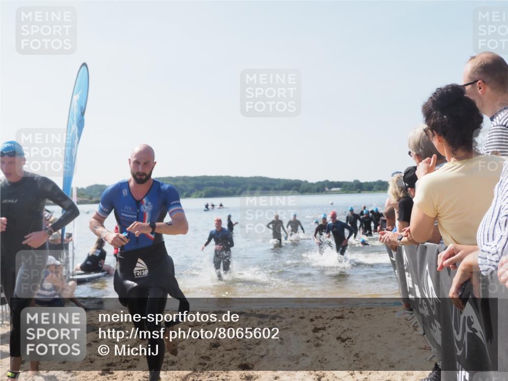 22.06.2025 - Viking Triathlon MichiJ http://msf.ph/oto/8065602 22.06.2025 10:31:39 Schwimmen 3, 98, 99, 124, 125, 137, 158, 189, 224, 340, 350, 469, 555, 613, 648 meine-sportfotos.de
