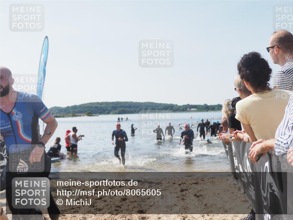 22.06.2025 - Viking Triathlon MichiJ http://msf.ph/oto/8065605 22.06.2025 10:31:40 Schwimmen 3, 98, 99, 124, 125, 137, 158, 189, 224, 340, 350, 469, 555, 613, 648 meine-sportfotos.de