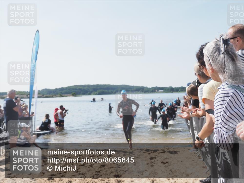 22.06.2025 - Viking Triathlon MichiJ http://msf.ph/oto/8065645 22.06.2025 10:31:45 Schwimmen 87, 98, 99, 124, 125, 137, 158, 189, 224, 340, 350, 435, 507, 555, 648, 658 meine-sportfotos.de