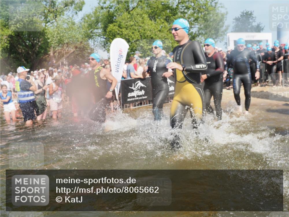 22.06.2025 - Viking Triathlon KatJ http://msf.ph/oto/8065662 22.06.2025 10:06:11 Schwimmen 39, 41, 60, 84, 110, 144, 191, 249, 266, 325, 390, 440, 446, 489, 508 meine-sportfotos.de