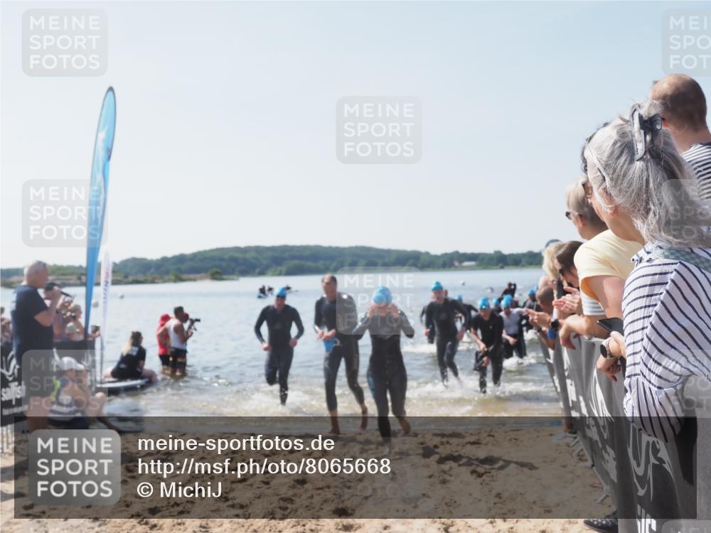 22.06.2025 - Viking Triathlon MichiJ http://msf.ph/oto/8065668 22.06.2025 10:31:49 Schwimmen 87, 98, 99, 124, 125, 137, 158, 189, 224, 350, 435, 449, 507, 555, 658 meine-sportfotos.de