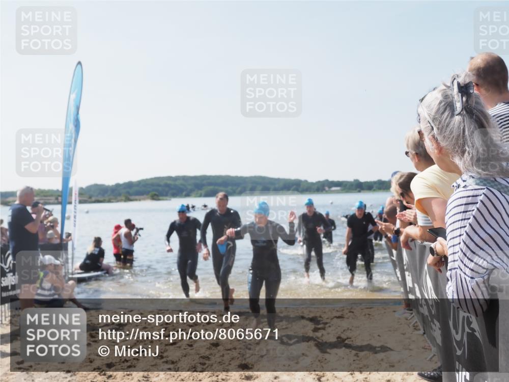 22.06.2025 - Viking Triathlon MichiJ http://msf.ph/oto/8065671 22.06.2025 10:31:49 Schwimmen 87, 98, 99, 124, 125, 137, 158, 189, 224, 350, 435, 449, 507, 555, 658 meine-sportfotos.de