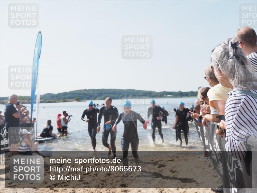 22.06.2025 - Viking Triathlon MichiJ http://msf.ph/oto/8065673 22.06.2025 10:31:49 Schwimmen 87, 98, 99, 124, 125, 137, 158, 189, 224, 350, 435, 449, 507, 555, 658 meine-sportfotos.de