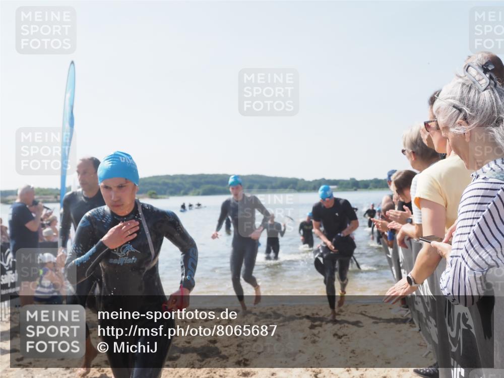 22.06.2025 - Viking Triathlon MichiJ http://msf.ph/oto/8065687 22.06.2025 10:31:51 Schwimmen 87, 98, 99, 124, 125, 158, 189, 224, 350, 435, 449, 507, 555, 658 meine-sportfotos.de