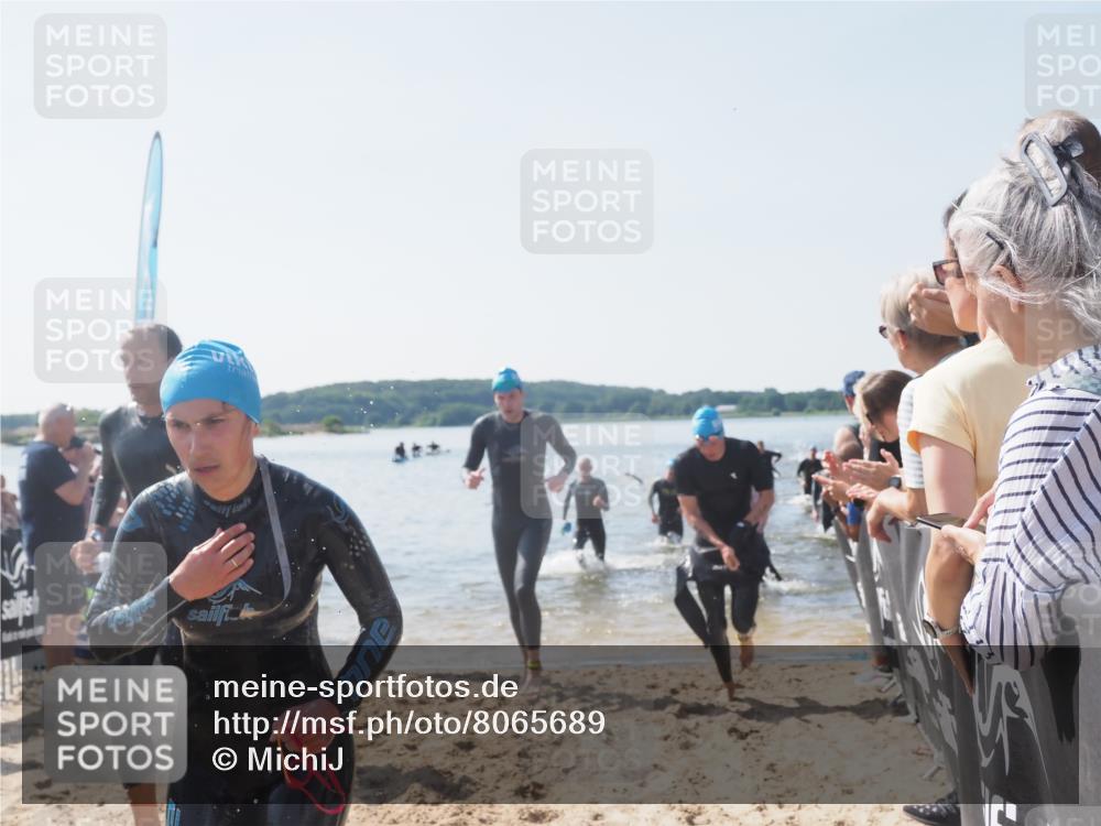 22.06.2025 - Viking Triathlon MichiJ http://msf.ph/oto/8065689 22.06.2025 10:31:51 Schwimmen 87, 98, 99, 124, 125, 158, 189, 224, 350, 435, 449, 507, 555, 658 meine-sportfotos.de