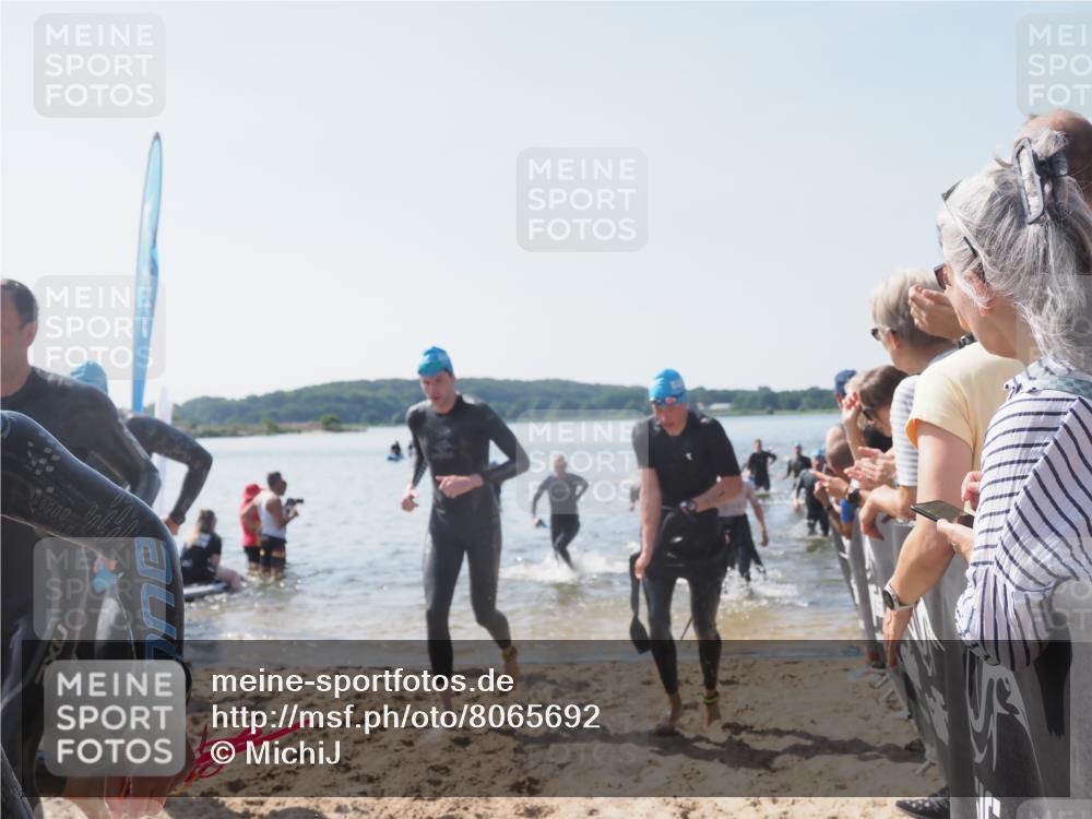 22.06.2025 - Viking Triathlon MichiJ http://msf.ph/oto/8065692 22.06.2025 10:31:51 Schwimmen 87, 98, 99, 124, 125, 158, 189, 224, 350, 435, 449, 507, 555, 658 meine-sportfotos.de