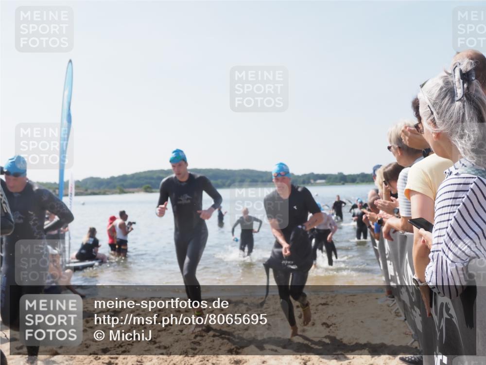 22.06.2025 - Viking Triathlon MichiJ http://msf.ph/oto/8065695 22.06.2025 10:31:52 Schwimmen 63, 87, 98, 99, 124, 125, 189, 224, 350, 435, 449, 507, 555, 658 meine-sportfotos.de