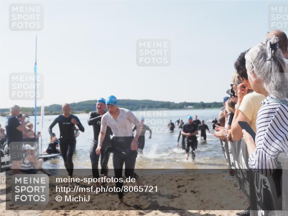 22.06.2025 - Viking Triathlon MichiJ http://msf.ph/oto/8065721 22.06.2025 10:31:55 Schwimmen 63, 87, 99, 124, 125, 224, 226, 435, 449, 464, 488, 507, 555, 658 meine-sportfotos.de