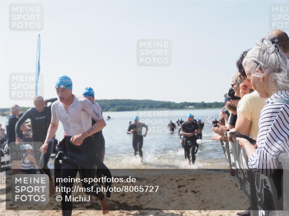 22.06.2025 - Viking Triathlon MichiJ http://msf.ph/oto/8065727 22.06.2025 10:31:56 Schwimmen 63, 87, 99, 124, 125, 224, 226, 271, 435, 449, 464, 488, 507, 555, 658 meine-sportfotos.de