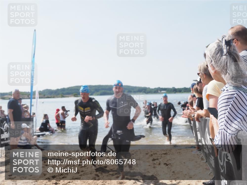 22.06.2025 - Viking Triathlon MichiJ http://msf.ph/oto/8065748 22.06.2025 10:31:58 Schwimmen 63, 87, 124, 125, 193, 226, 271, 435, 449, 464, 488, 507, 555, 658 meine-sportfotos.de
