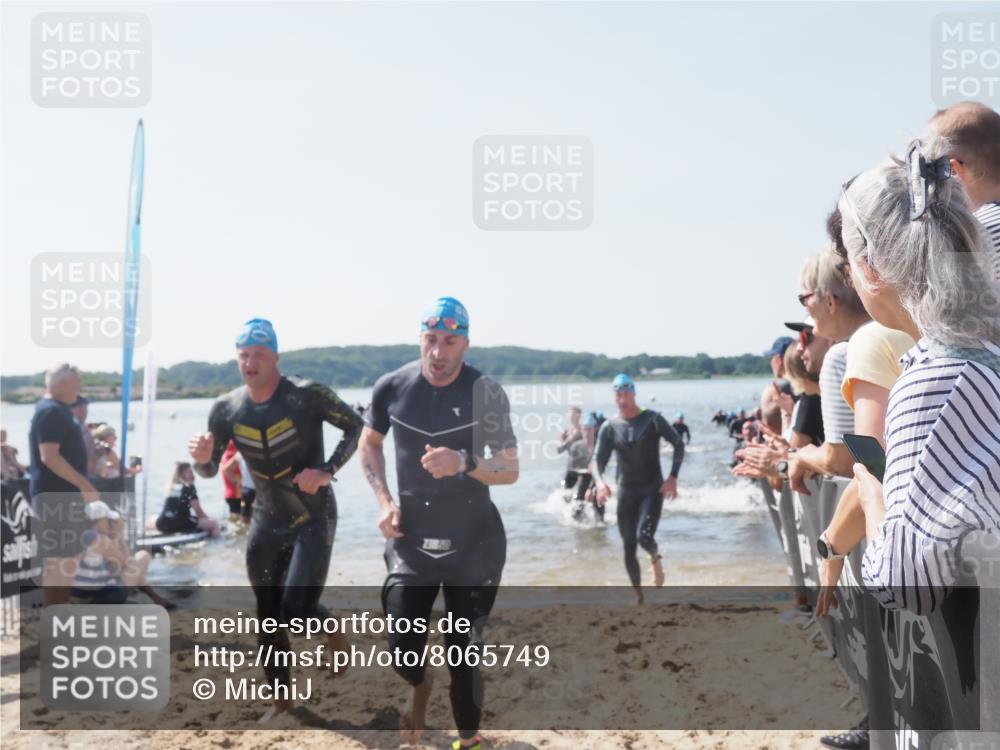 22.06.2025 - Viking Triathlon MichiJ http://msf.ph/oto/8065749 22.06.2025 10:31:59 Schwimmen 63, 87, 124, 125, 193, 226, 271, 435, 449, 464, 488, 507, 658 meine-sportfotos.de