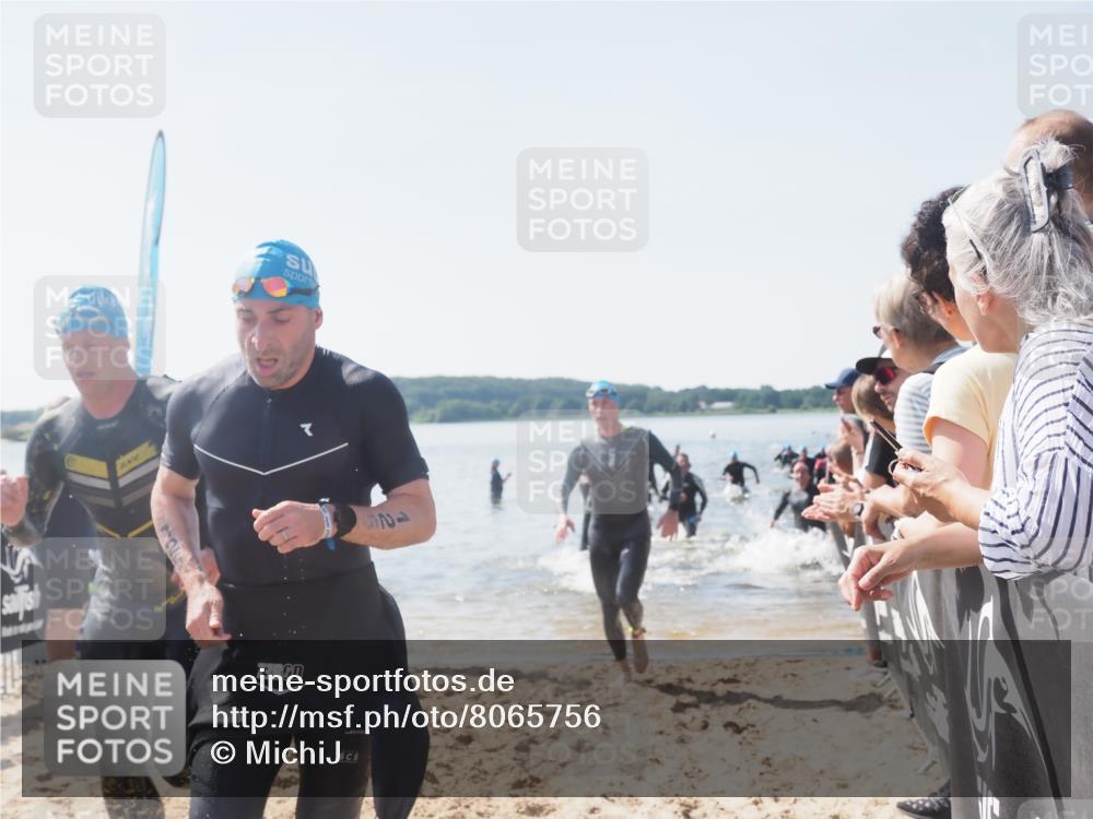 22.06.2025 - Viking Triathlon MichiJ http://msf.ph/oto/8065756 22.06.2025 10:32:00 Schwimmen 63, 87, 124, 125, 193, 207, 226, 271, 435, 449, 464, 488, 507, 658 meine-sportfotos.de