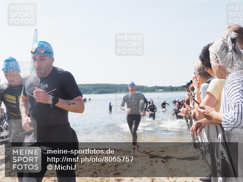 22.06.2025 - Viking Triathlon MichiJ http://msf.ph/oto/8065757 22.06.2025 10:32:00 Schwimmen 63, 87, 124, 125, 193, 207, 226, 271, 435, 449, 464, 488, 507, 658 meine-sportfotos.de