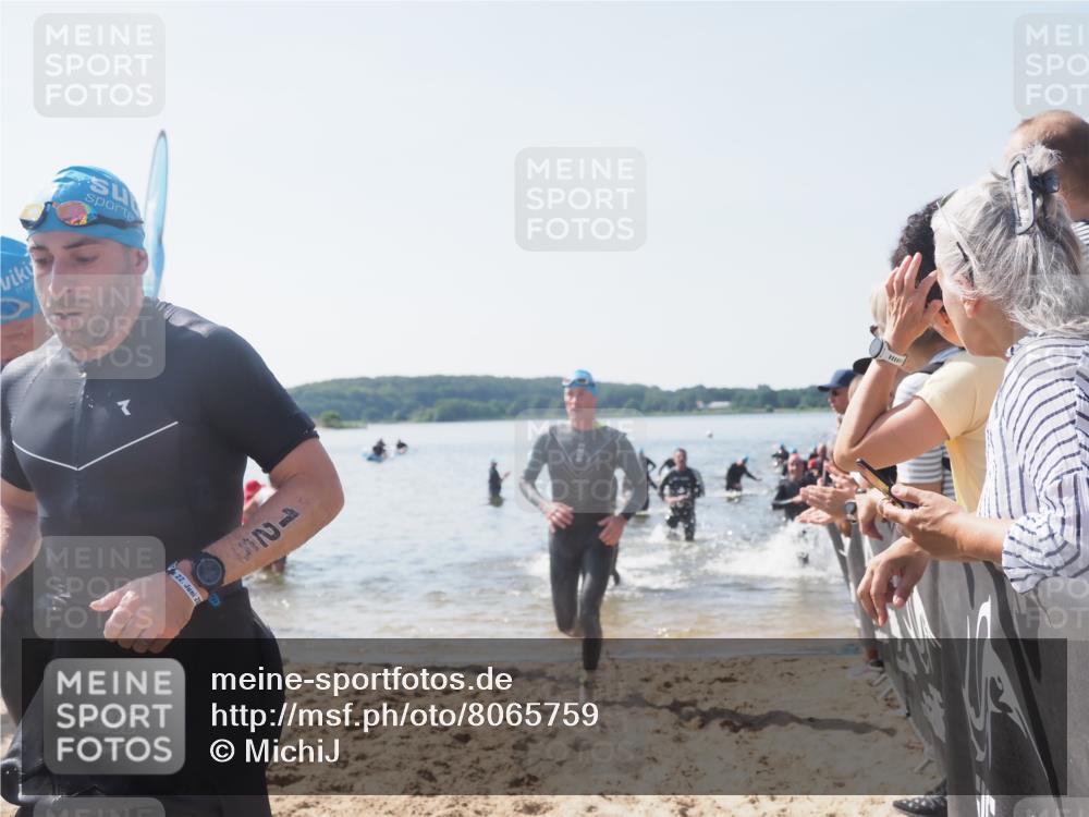 22.06.2025 - Viking Triathlon MichiJ http://msf.ph/oto/8065759 22.06.2025 10:32:00 Schwimmen 63, 87, 124, 125, 193, 207, 226, 271, 435, 449, 464, 488, 507, 658 meine-sportfotos.de