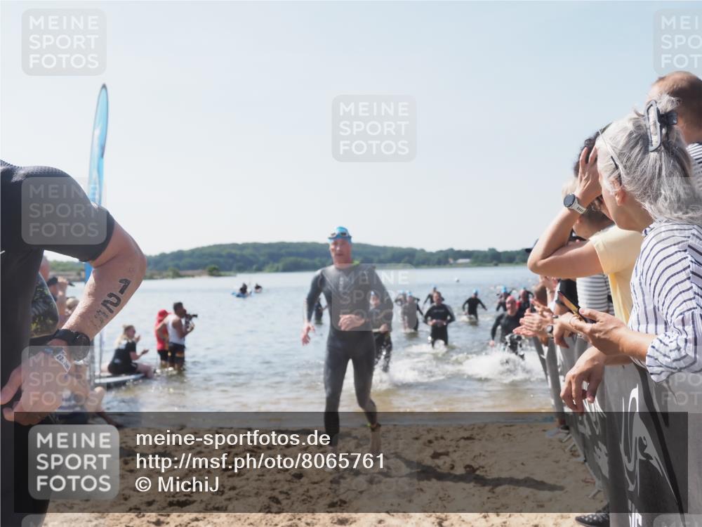 22.06.2025 - Viking Triathlon MichiJ http://msf.ph/oto/8065761 22.06.2025 10:32:00 Schwimmen 63, 87, 124, 125, 193, 207, 226, 271, 435, 449, 464, 488, 507, 658 meine-sportfotos.de