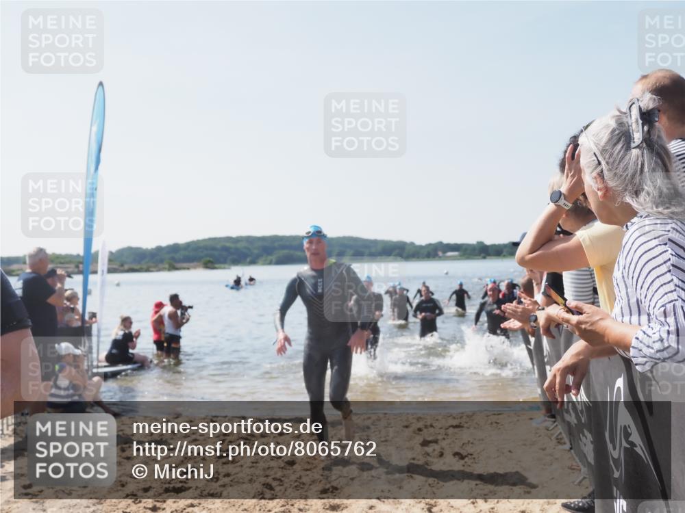 22.06.2025 - Viking Triathlon MichiJ http://msf.ph/oto/8065762 22.06.2025 10:32:00 Schwimmen 63, 87, 124, 125, 193, 207, 226, 271, 435, 449, 464, 488, 507, 658 meine-sportfotos.de