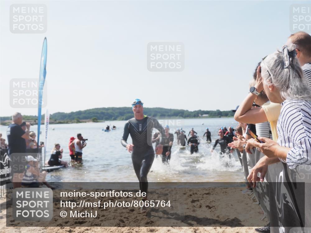 22.06.2025 - Viking Triathlon MichiJ http://msf.ph/oto/8065764 22.06.2025 10:32:00 Schwimmen 63, 87, 124, 125, 193, 207, 226, 271, 435, 449, 464, 488, 507, 658 meine-sportfotos.de