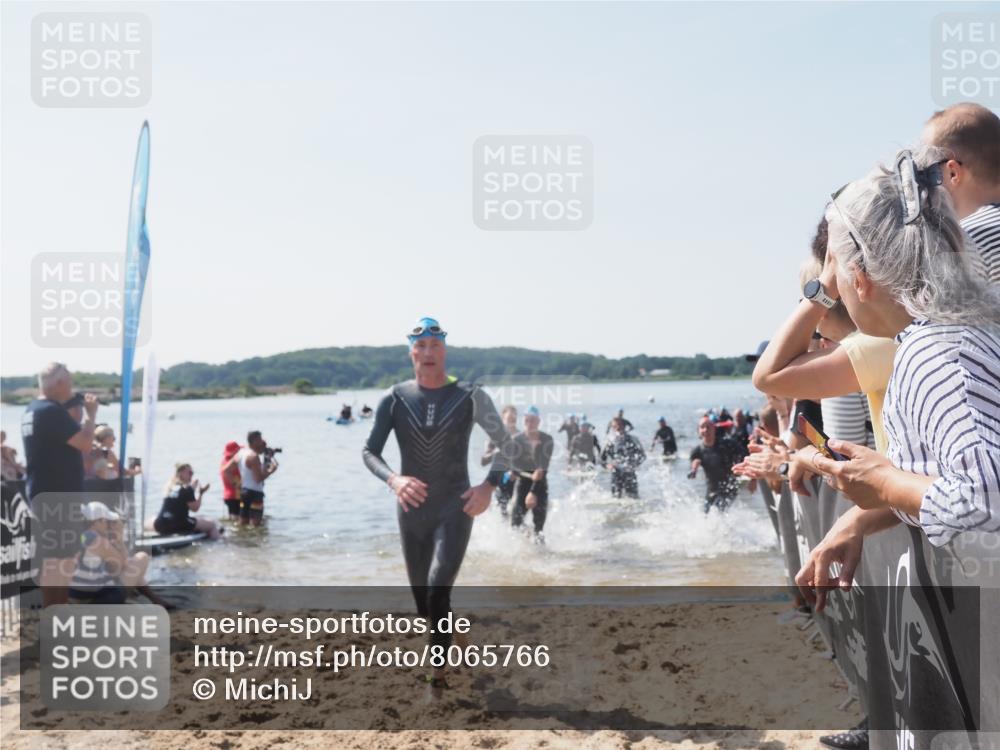 22.06.2025 - Viking Triathlon MichiJ http://msf.ph/oto/8065766 22.06.2025 10:32:00 Schwimmen 63, 87, 124, 125, 193, 207, 226, 271, 435, 449, 464, 488, 507, 658 meine-sportfotos.de