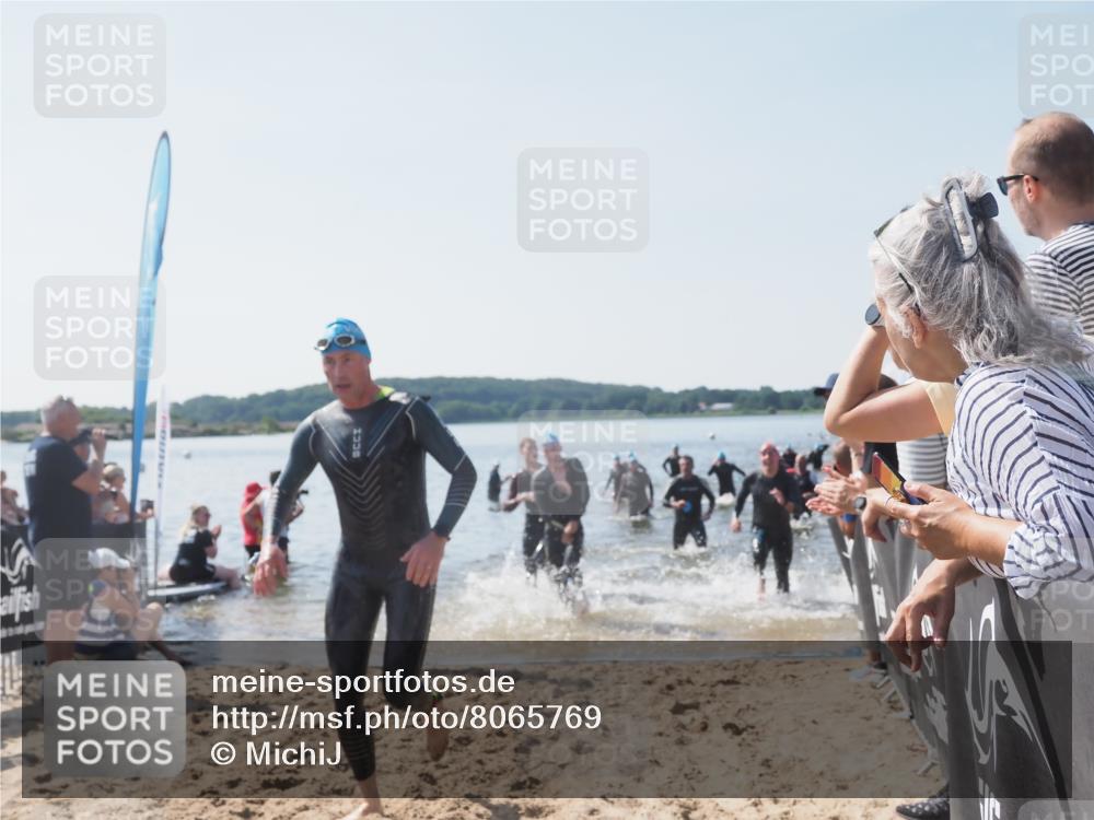 22.06.2025 - Viking Triathlon MichiJ http://msf.ph/oto/8065769 22.06.2025 10:32:01 Schwimmen 63, 87, 193, 207, 226, 271, 435, 449, 464, 488, 507, 658 meine-sportfotos.de
